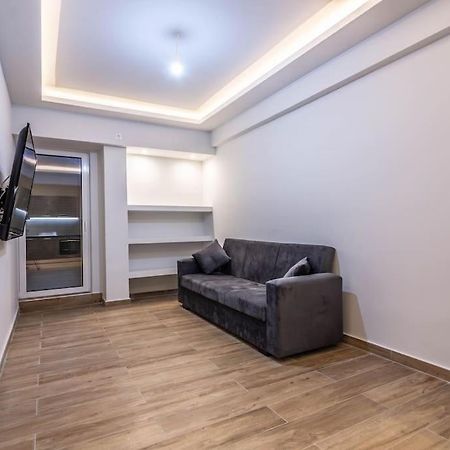 Pollys Place Apartment Athena Bagian luar foto