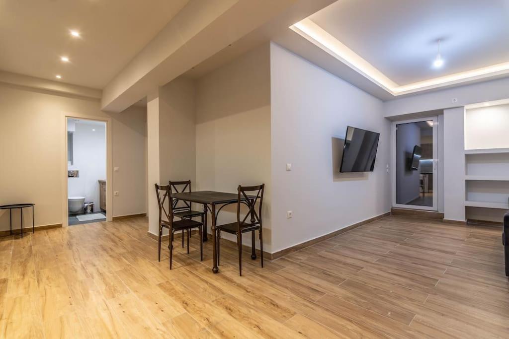 Pollys Place Apartment Athena Bagian luar foto
