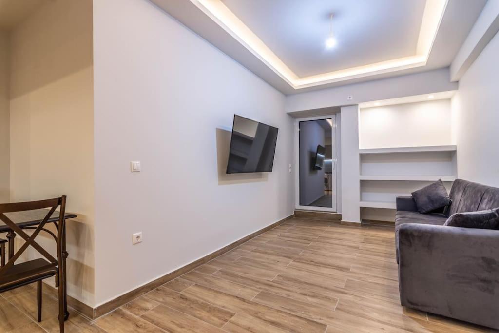 Pollys Place Apartment Athena Bagian luar foto